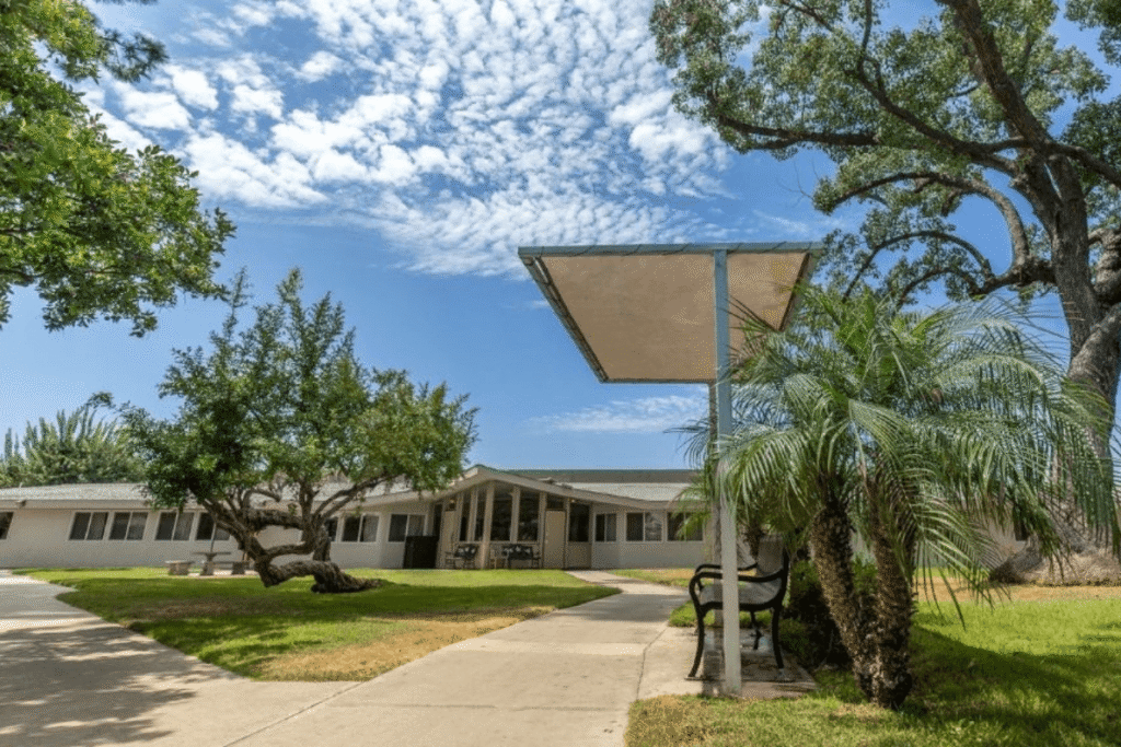Outdoor view of Artesia Palms Care Center